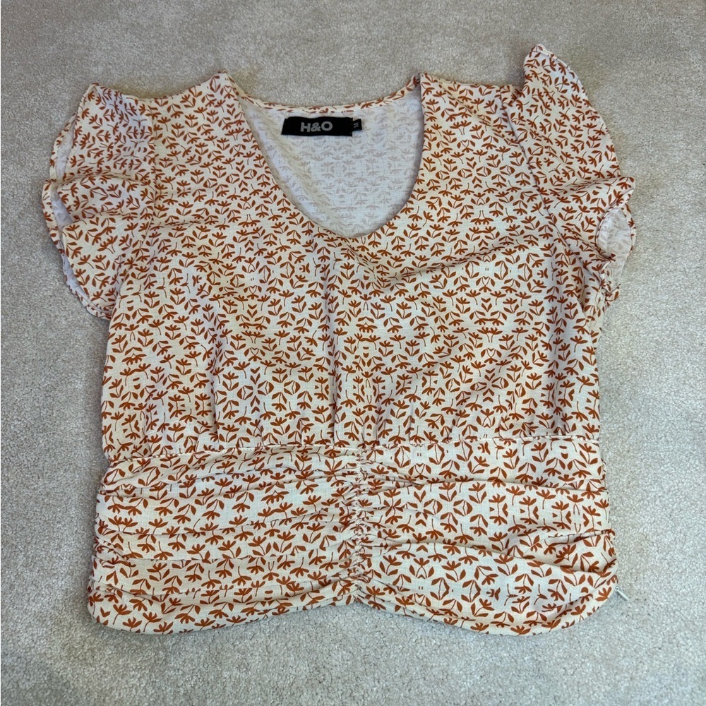 H&O Orange and White Floral Short Sleeve Blouse Size M